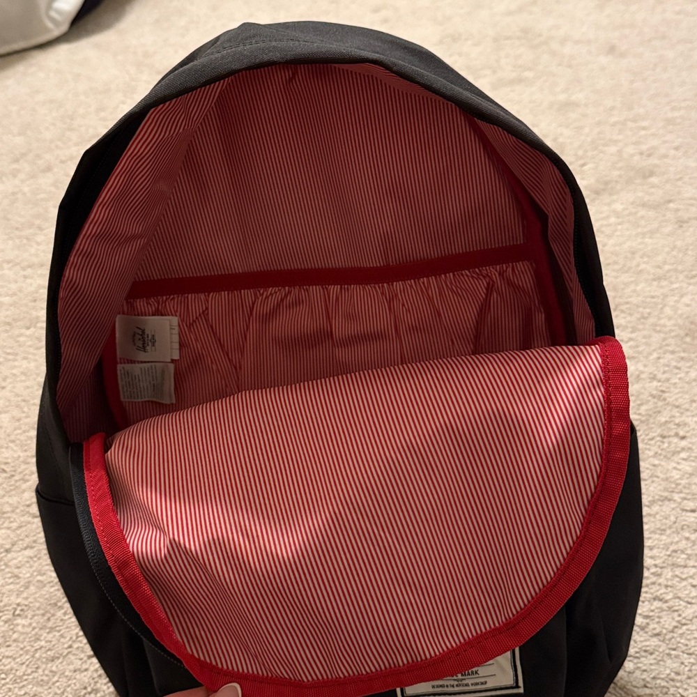 Herschel Supply Company Classic Black Backpack - Picture 3 of 3